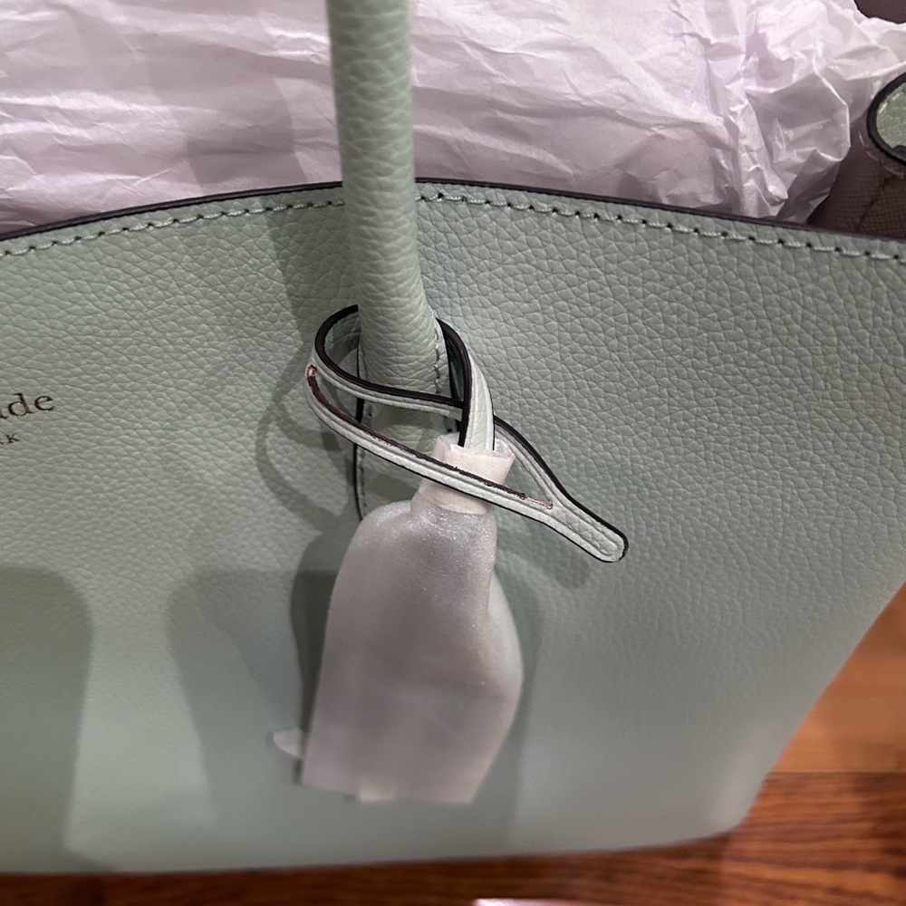 SOLD ❤️KATE SPADE EVA LARGE TOTE - Picture 8 of 8